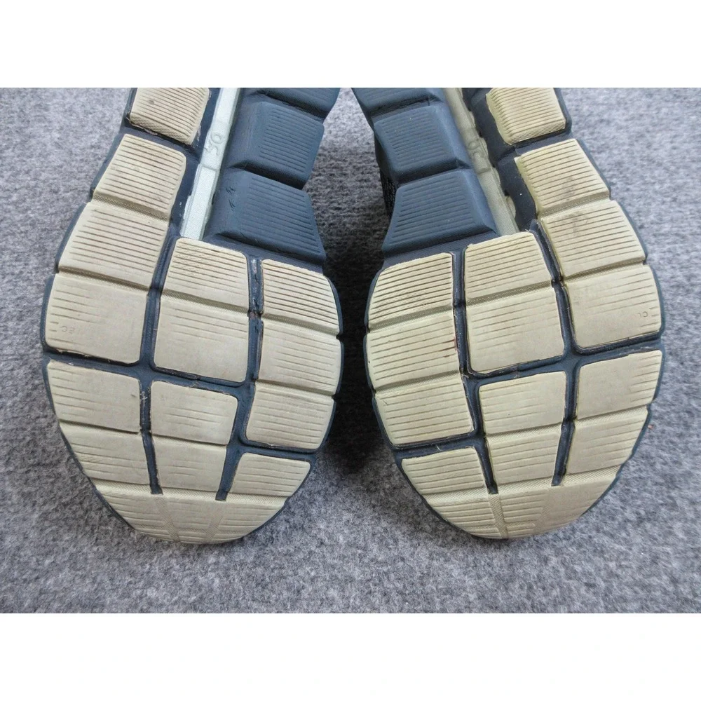On Cloud Shoes Womens Size 10 Helion Swiss Engineering Running Sneakers Trainers